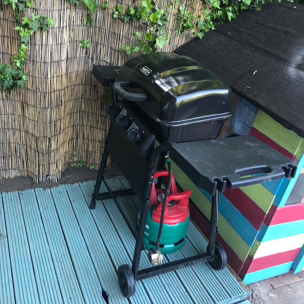 Gas bbq with gas bottle/canister in B32 Birmingham for £40.00 for sale