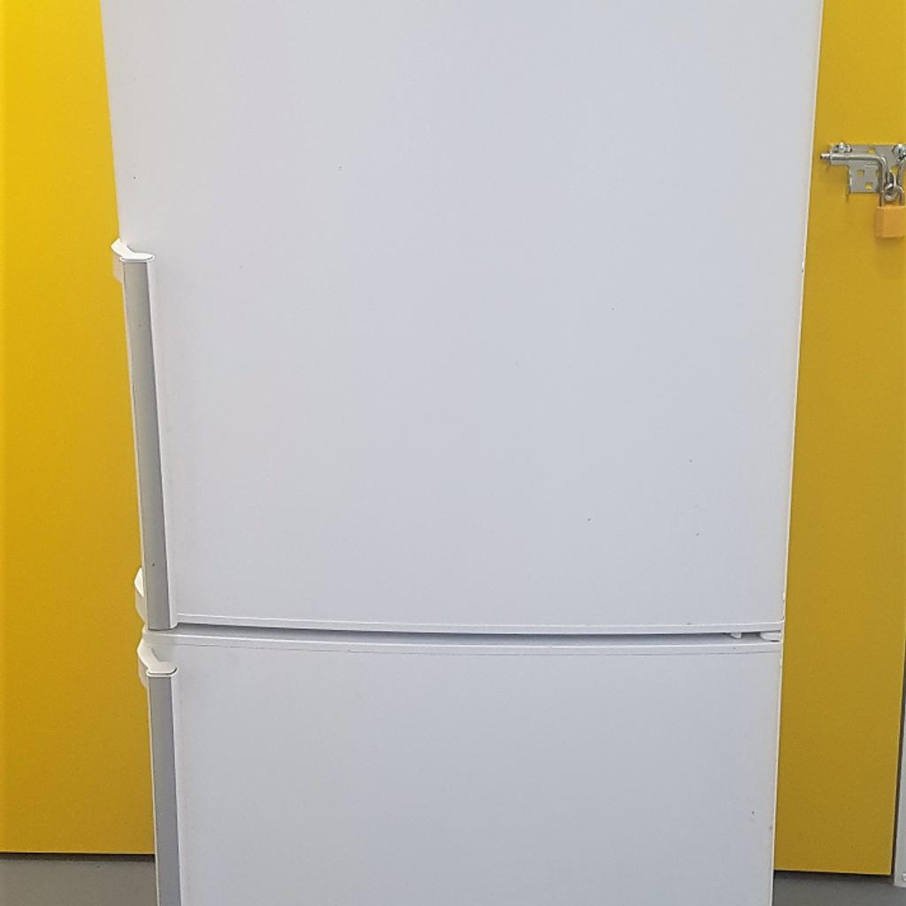 Bosch Exxcel Fridge Freezer Frost Free in TW8 London for £117.00 for