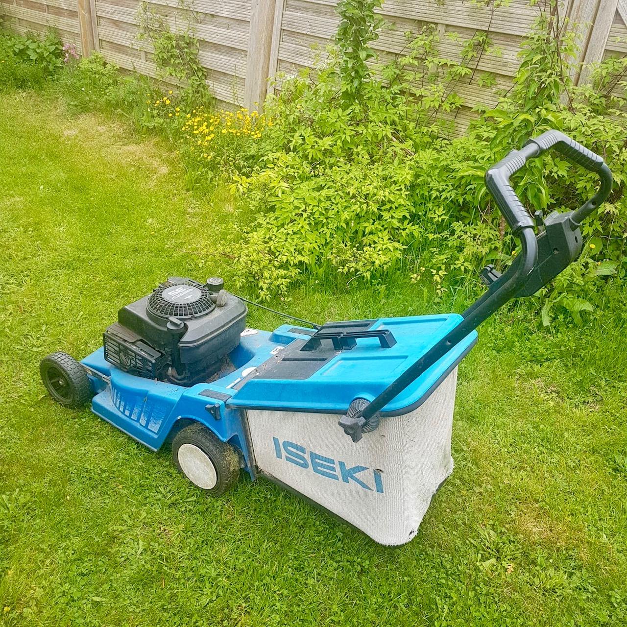 Iseki BenzinRasenmäher SW 417 in 82065 Baierbrunn für 60,00 € zum