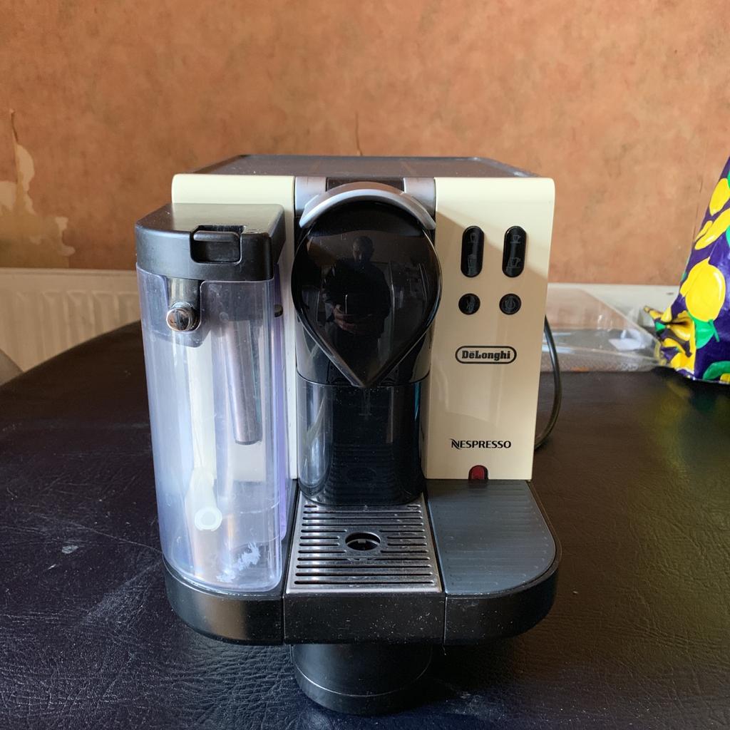 Nespresso DeLonghi coffee machine in IG11 London Borough of Redbridge