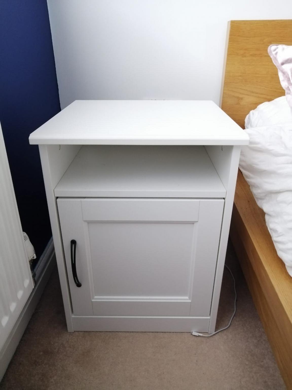 Songesand store bedside table