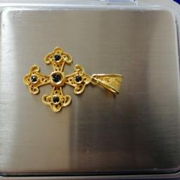 Croce ciondolo in filigrana di oro '750 italiano ,con zaffiri, spedizione raccomandata compresa