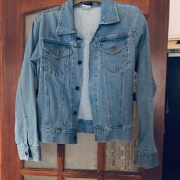 😍❤️sky blue jeans jacket 100 procent cotton, size 10 New with no tag never worn and is nicely fitted to the body is figure flattering just below the waist 😊😍🌺 amazing with dress skirt or now fashion with jeans 🌺😍