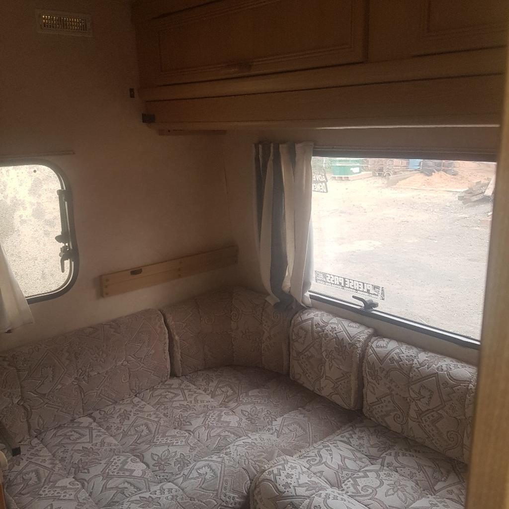 Lunar Premier 515 4 berth caravan in NG16 Bolsover für £ 950,00 zum