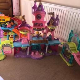 Includes toot toot castle
Toot toot carriage
Large unicorn
X2 small carriages
Complete and in full working order
Over £100 worth
OPEN TO SENSIBLE OFFERS