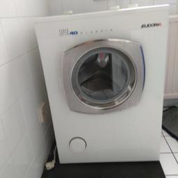 Ich biete eine Waschmaschine Eudora Super 40. Die Maschine ist gebraucht aber funktioniert.
Die Maße der Maschine: Breite 53 cm, Tiefe 42 cm, Höhe 75 cm. 
Preis ohne Versand. Bitte um Selbstabholung bei Kauf.
Privatverkauf, daher keine Rücknahme, kein Umtausch, keine Garantie.