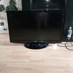 42" LG TV , Freeview, excellent picture, comes with remote.
pick up only.
Open to offers.