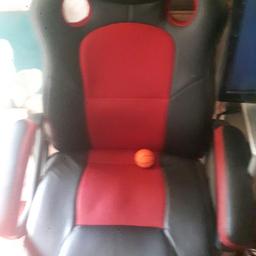 gameing chaie good condition slight repare to side