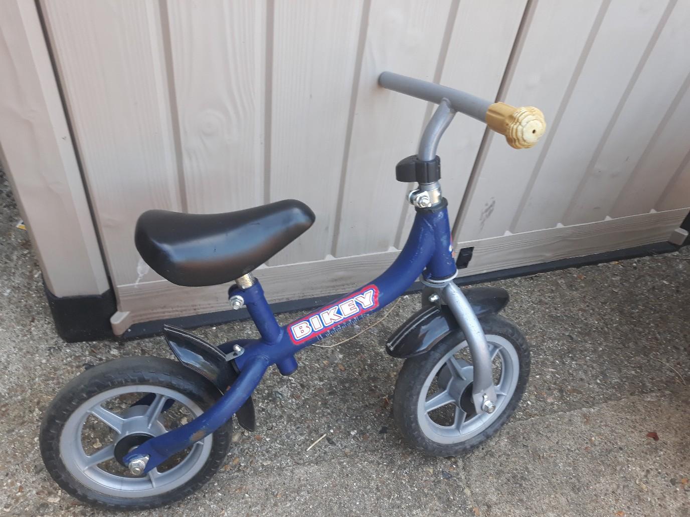 stompee balance bike