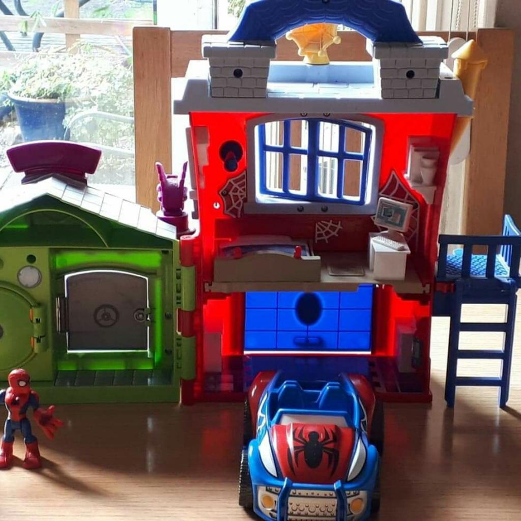 Imaginext store spiderman house