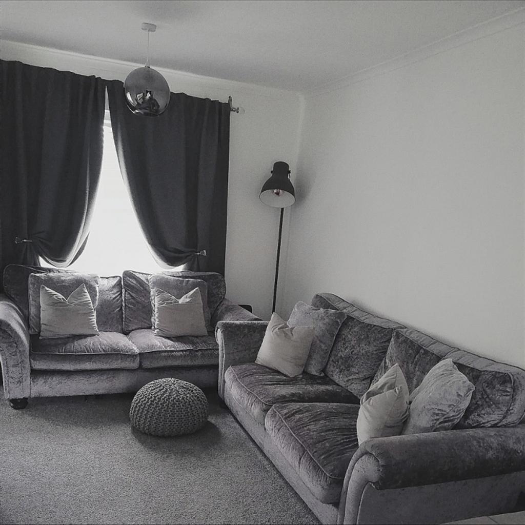 SCS CRUSHED VELVET 3+2 SEATER SOFA in S14 Sheffield für £ 280,00 zum