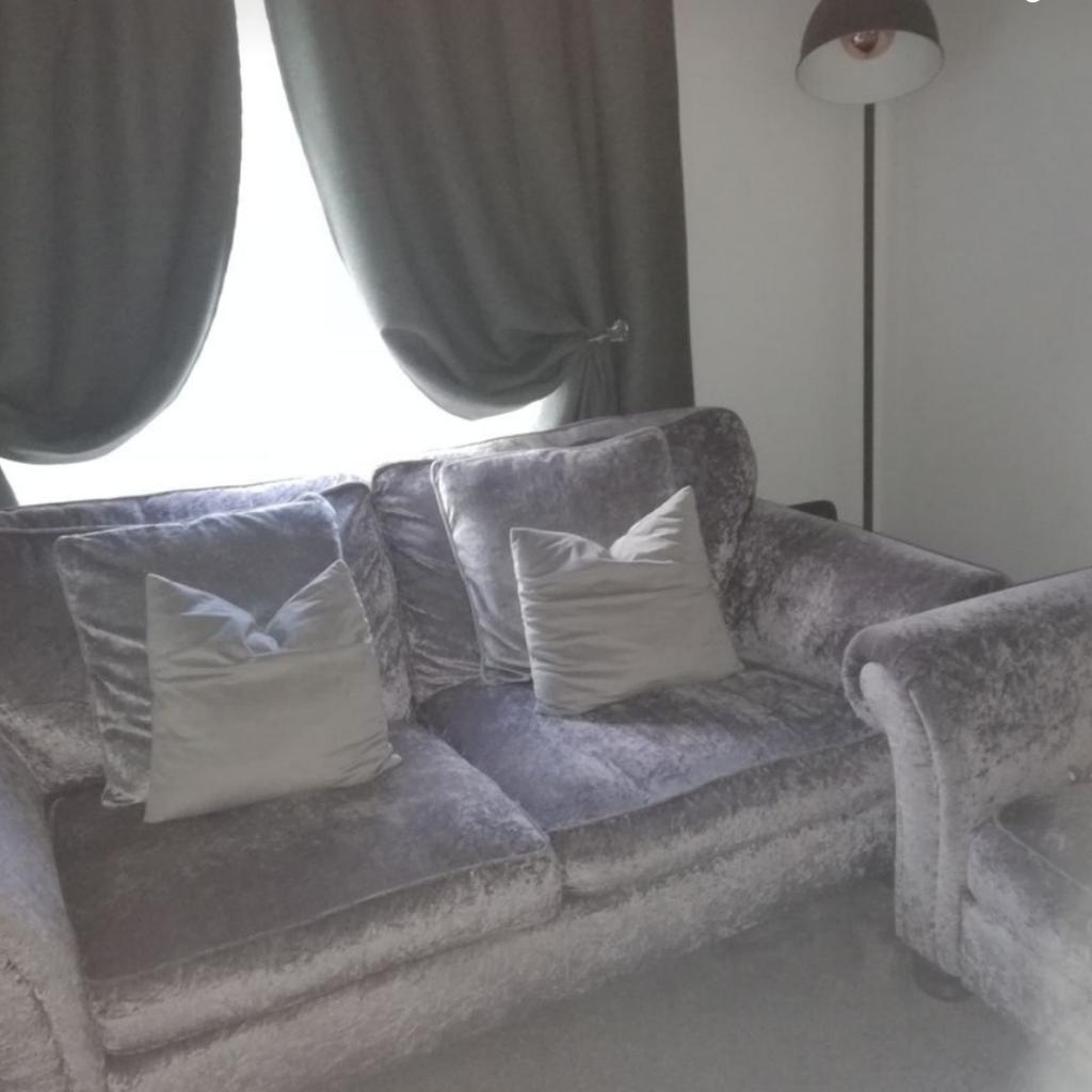 SCS CRUSHED VELVET 3+2 SEATER SOFA in S14 Sheffield für £ 280,00 zum