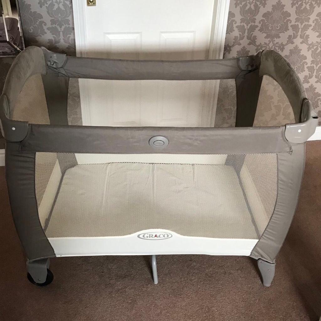 Graco ‘I love my bear’ travel cot & extras! in DY10 Wyre Forest for £30