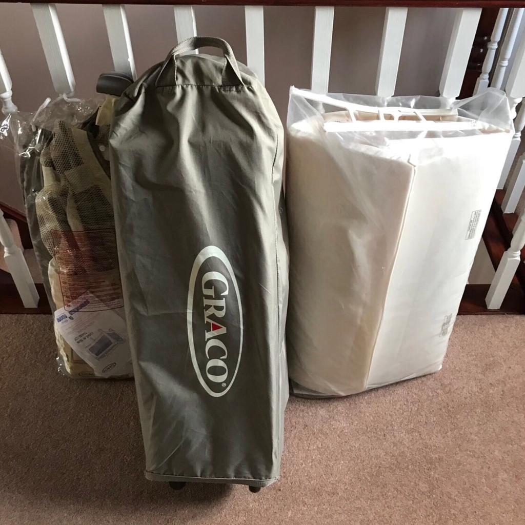 Graco ‘I love my bear’ travel cot & extras! in DY10 Wyre Forest for £30