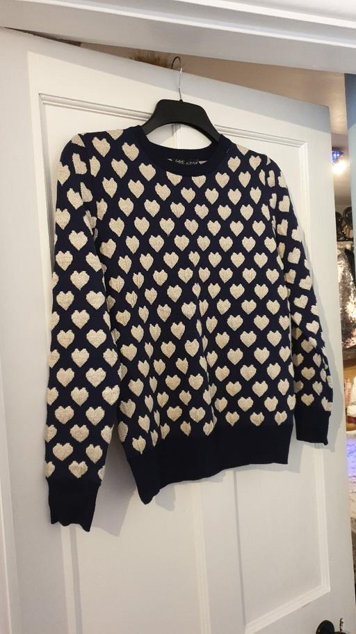 Buy & Sell South West London St Helier - South West London - Photos for Gold Hearts with Navy jumper Size Medium