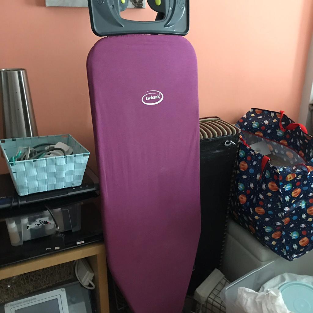Ewbank large ironing board great condition in Hadley and Leegomery für