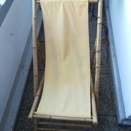 Verkaufe bequemen Liegestuhl. aus Bambus mit gelben, abnehmbaren Stoffbezug.
Rückenlehnen sind verstellbar. Wurden immer Sonnen- und Regengeschützt aufbewahrt.

Privatverkauf daher ohne Garantie, Gewährleistung, Umtausch oder Rücknahme.

Liegestuhl