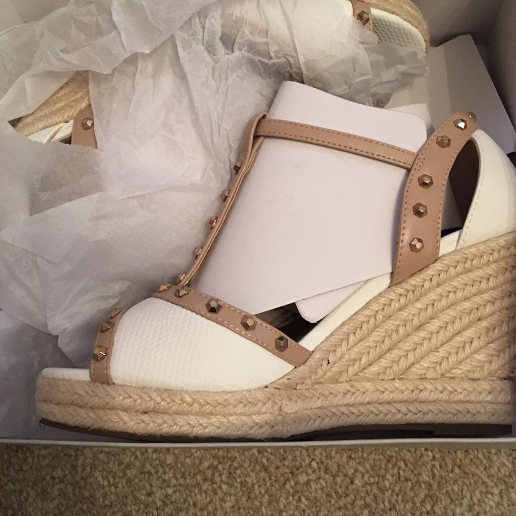 Kurt geiger clearance nude wedges