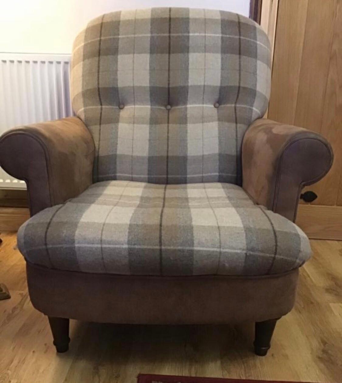 Dfs 2025 tartan chair