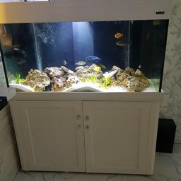 for sale large fish tank used in exellent condition collection on Bramley...withoute fish and stone...only selling due to upgrade for larger tank....plz No Time wasters...