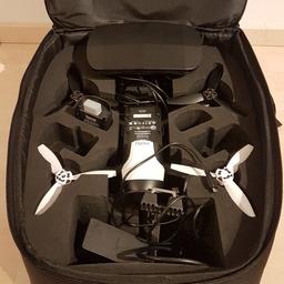 Drohne inklusive Skycontroller 2 und Virtual Reality Brille in Originalverpackung. zusätzlich Original Parrot Transport Rucksack.
HD 1080p Aufnahmen.
AKKU für 25 min Flugzeit.
Reichweite bis zu 2km.

1h35min Flugzeit.