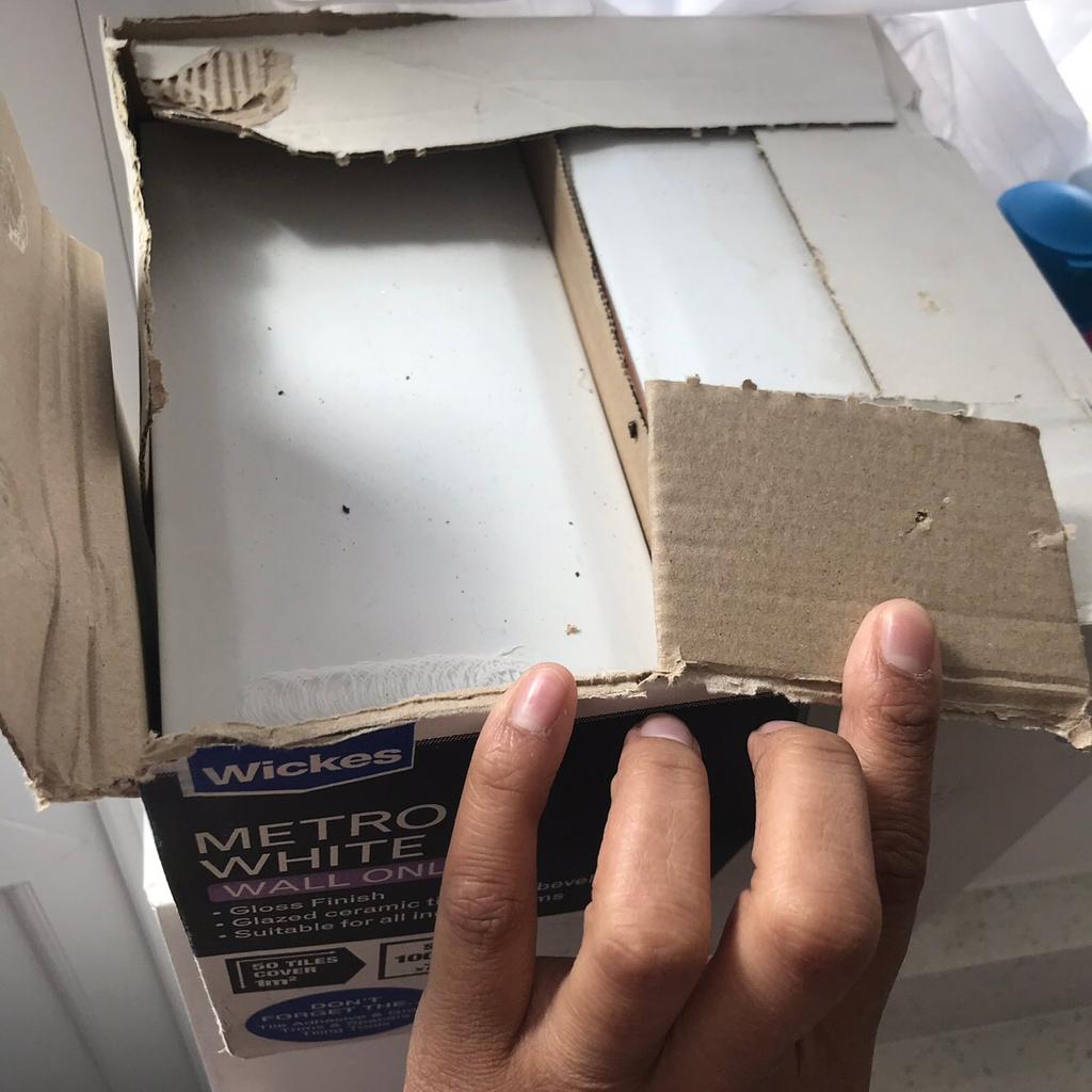 Wickes Metro White Tiles in N9 London für £ 8,00 zum Verkauf | Shpock AT