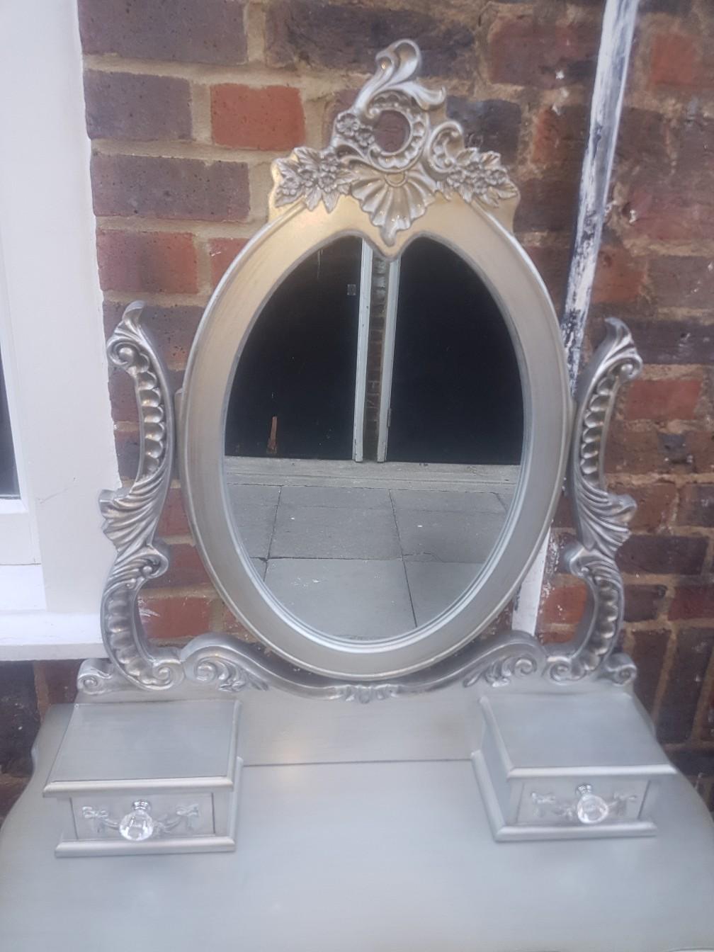 Toulouse Silver Dressing Table Set in W12 London für 100,00 £ zum