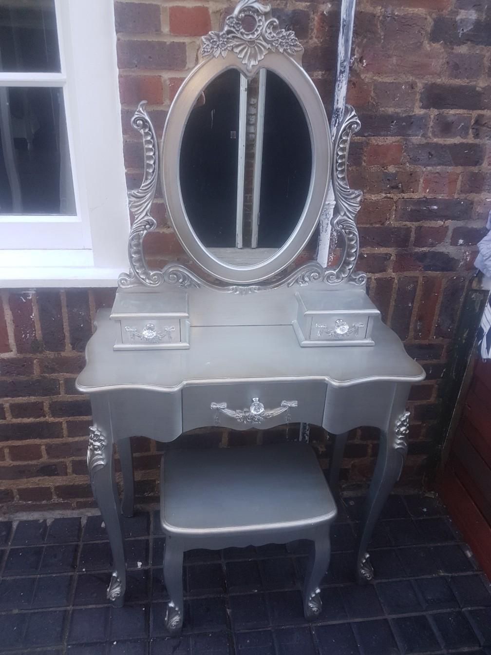 Toulouse Silver Dressing Table Set in W12 London für 100,00 £ zum