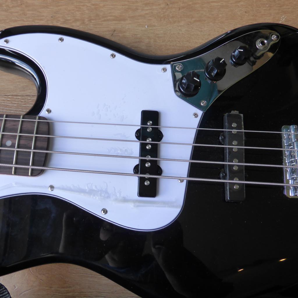 Fender Squier J Bass guitar with amp in DA2 Dartford for £165.00 for