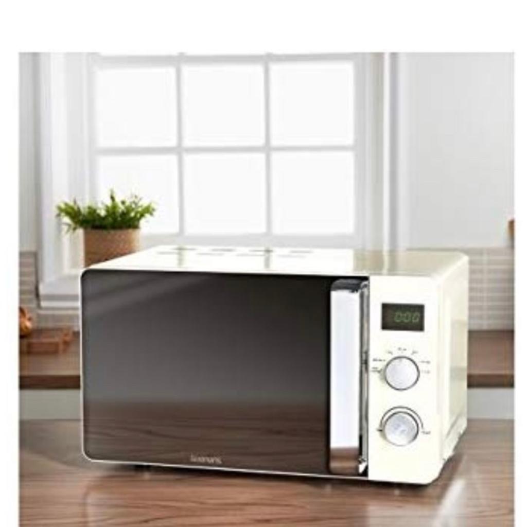 Goodmans cream microwave, toaster and kettle in NN9 Northamptonshire