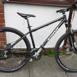 Kona splice hardtail mountain bike. large frame 29inch wheels. lockout forks. front and back hydraulic disks brakes.