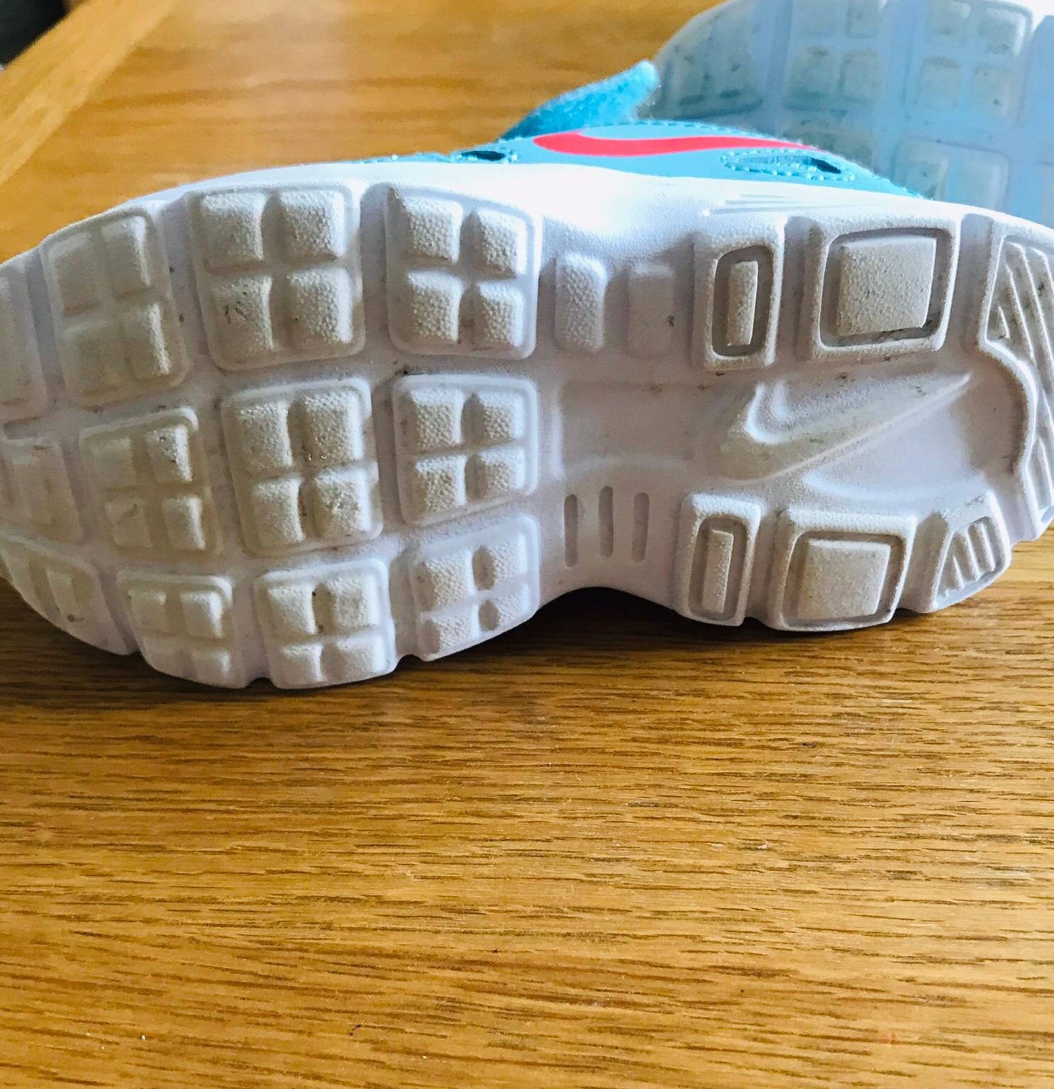 infant nike trainers size 8