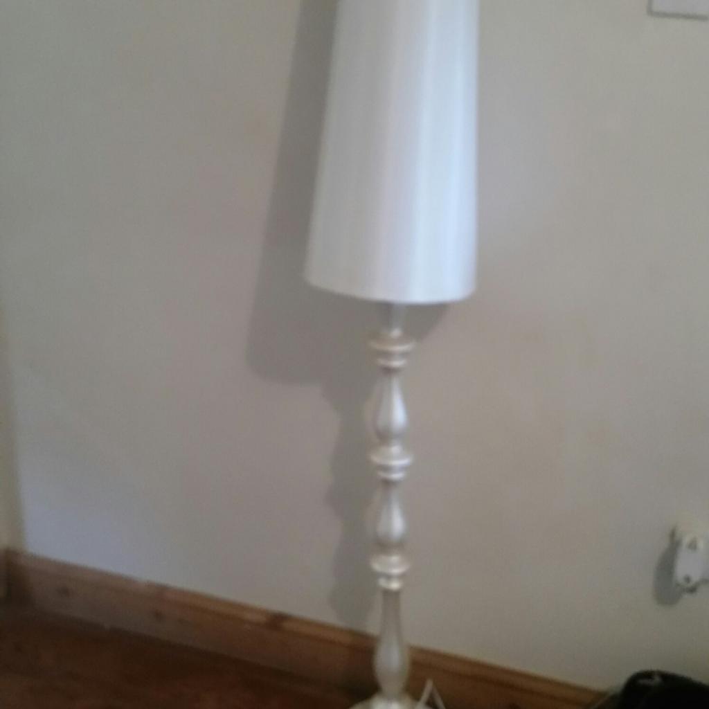 dunelm tall lamp in B43 Walsall for £10.00 for sale Shpock