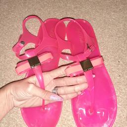 Ted Baker size 8 sandals/flip flops. Worn once but they don't fit me.