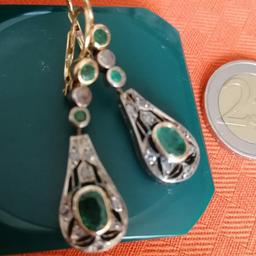 orecchini pendenti,antichi ,con smeraldi di qualità e rosette di diamanti, artigianali e in oro '750,prezzo compresa spedizione raccomandata