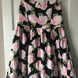 good condition
Size 18 but small fit more like 16
Happy to post buyer pays postage or collection in person welcome
Feel free to check out my listings for more great bargains x