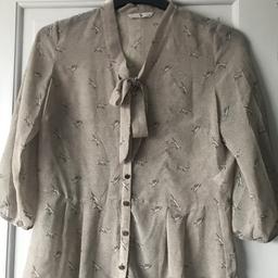 Ladies bow blouse size 12 excellent condition
Happy to post buyer pays postage or collection welcome
Feel free to check out my listings for more great bargains