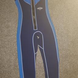 ladies size 12 wetsuit 2 piece.
excellent condition