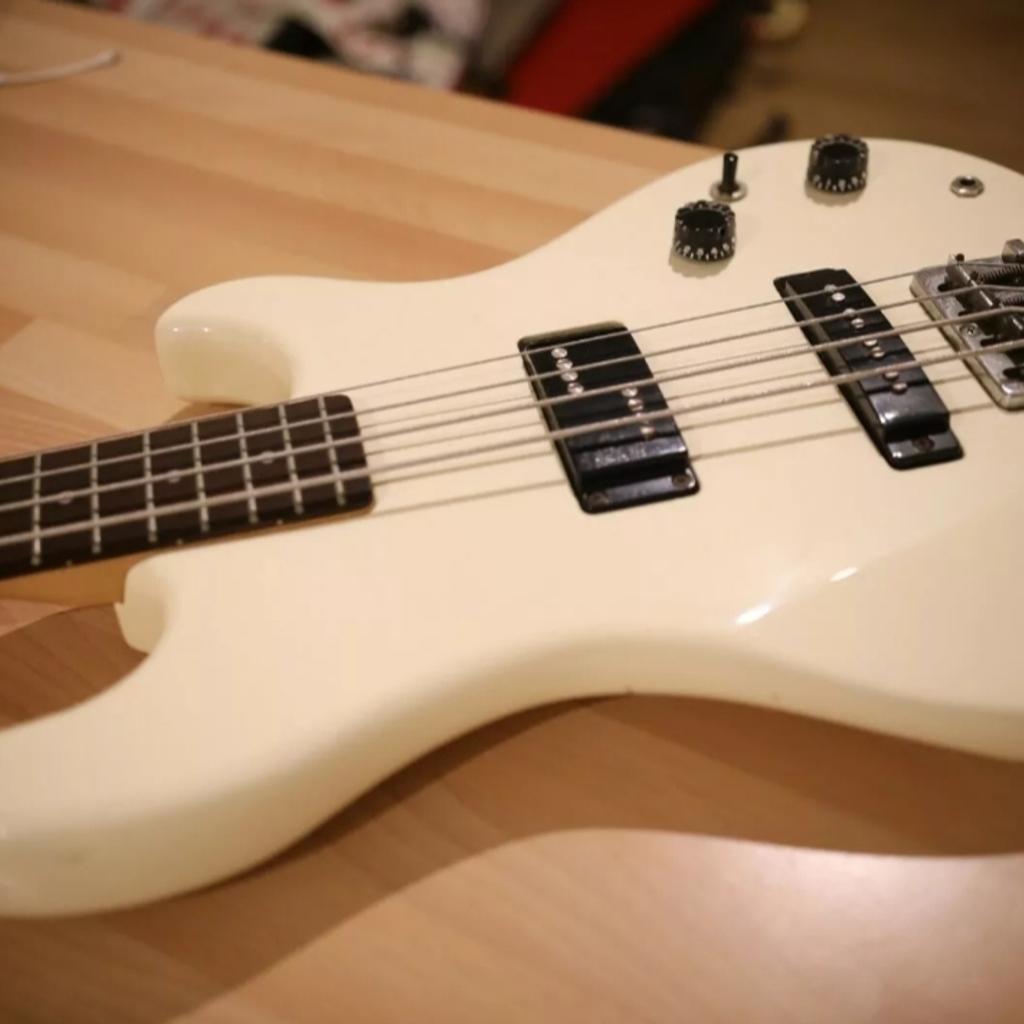 ARIA PRO II HERITAGE Laser Electric Bass in SE3 Greenwich für £ 219,00 zum Verkauf Shpock AT