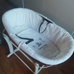 Moses basket with stand in good condtion.