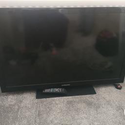 40 inch samsung TV with remote