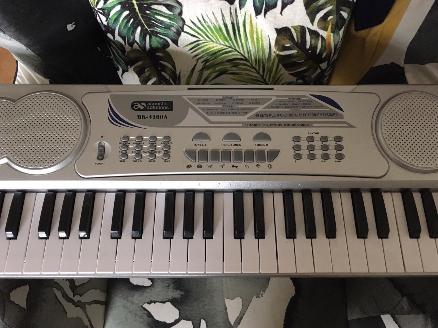 Keyboard in S62 Rotherham für 5,00 £ zum Verkauf | Shpock DE