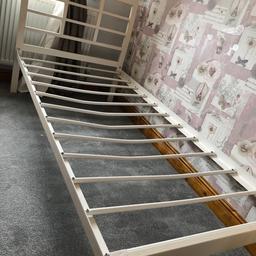 Off white single bed 
Good condition