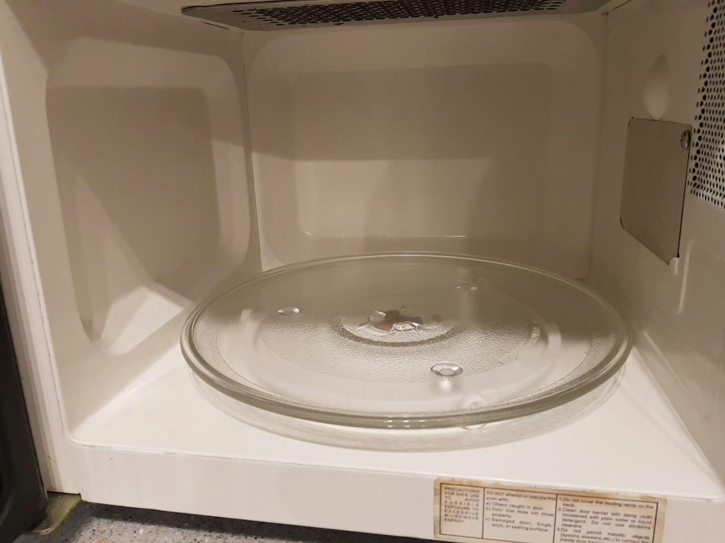 Hinari LifeStyle Microwave with Grill, 800W in B61 Bromsgrove for £17.