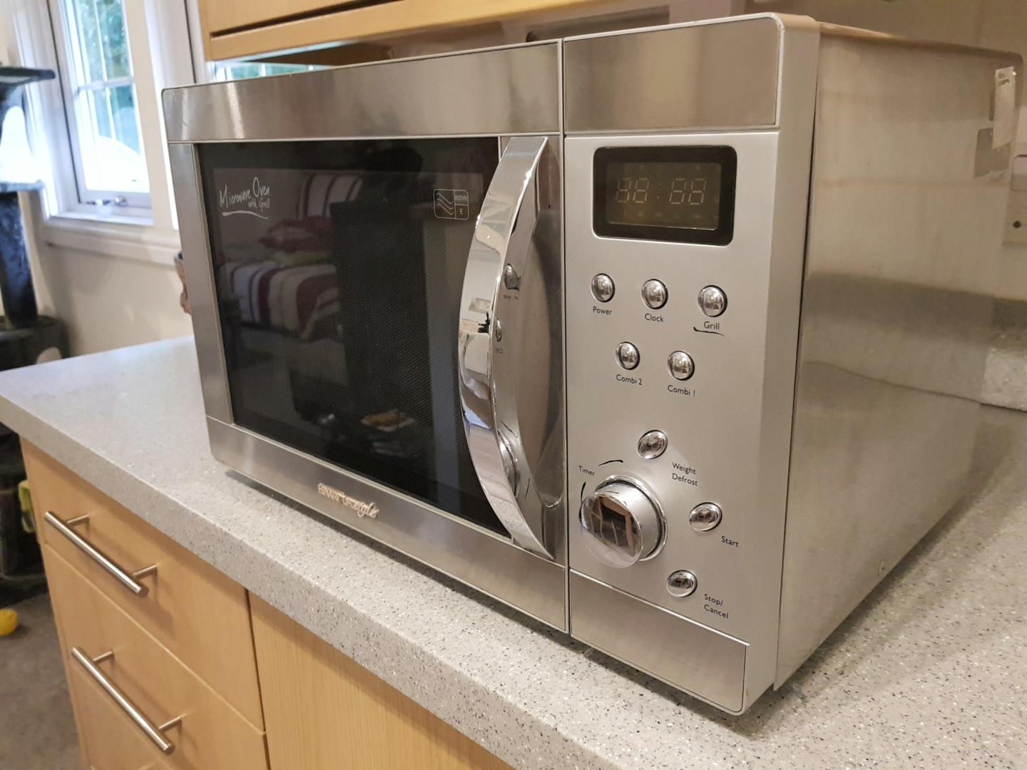 Hinari LifeStyle Microwave with Grill, 800W in B61 Bromsgrove for £17.