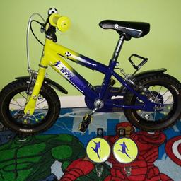 Bike for kids. Very good condition. With stabilizer. Collection only.
