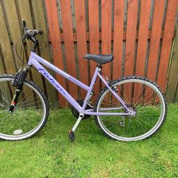 Ladies mountain bike £10 ono rusty marks but ok for run about