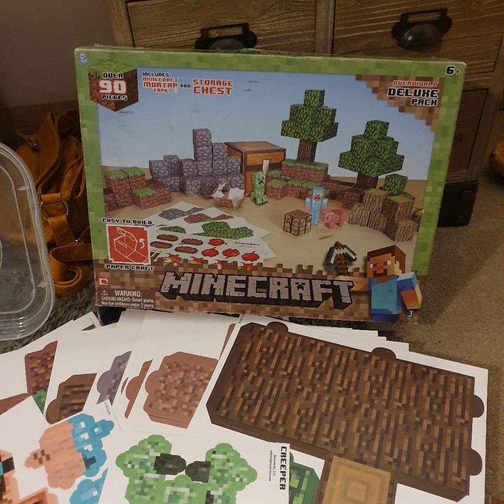 Minecraft: Overworld Deluxe Papercraft Pack