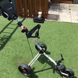 Quick lock folding system
Adjustable height and bag support
Foot brake
Retractable front wheel
Good condition

Adjustable height and b