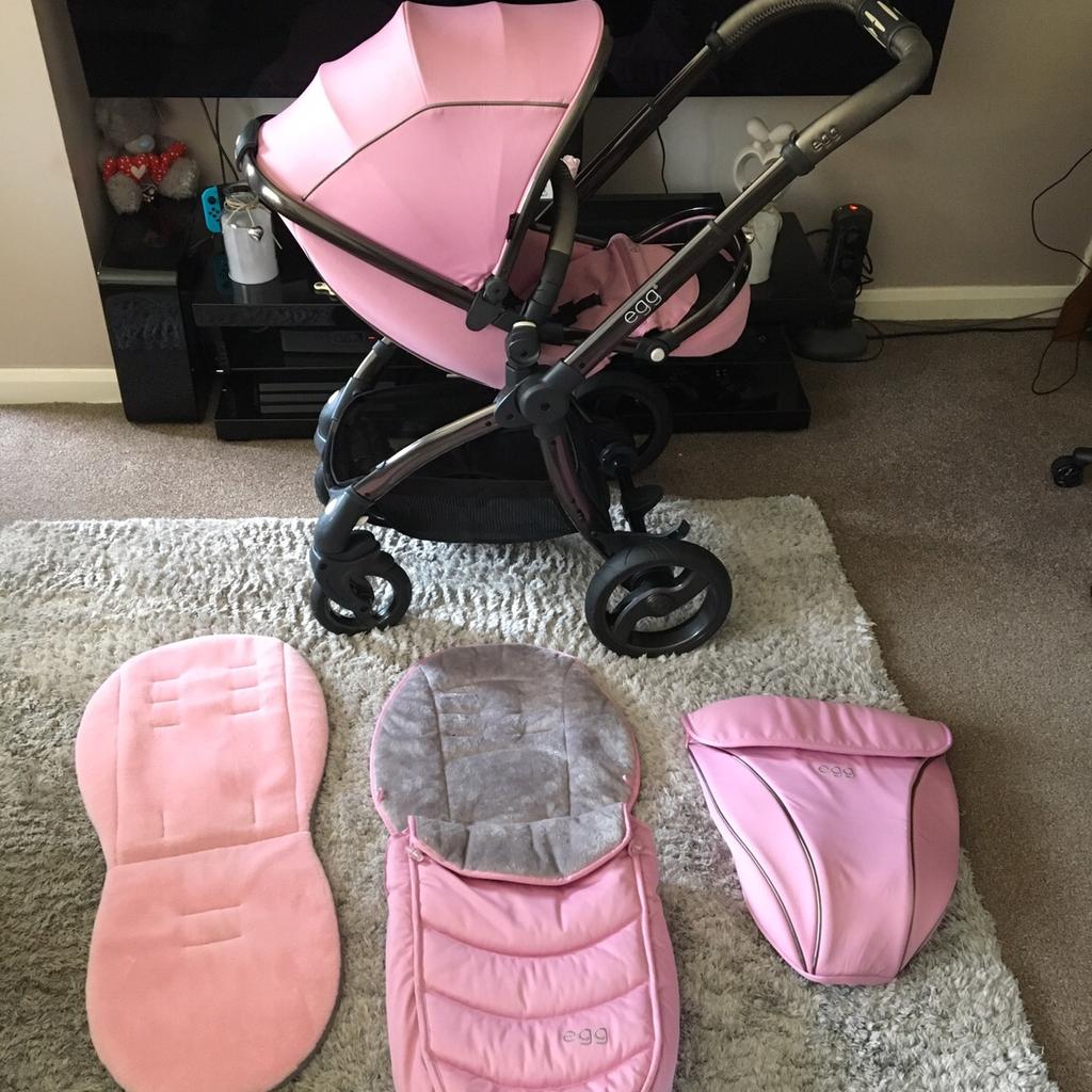 Strictly pink hot sale egg pram